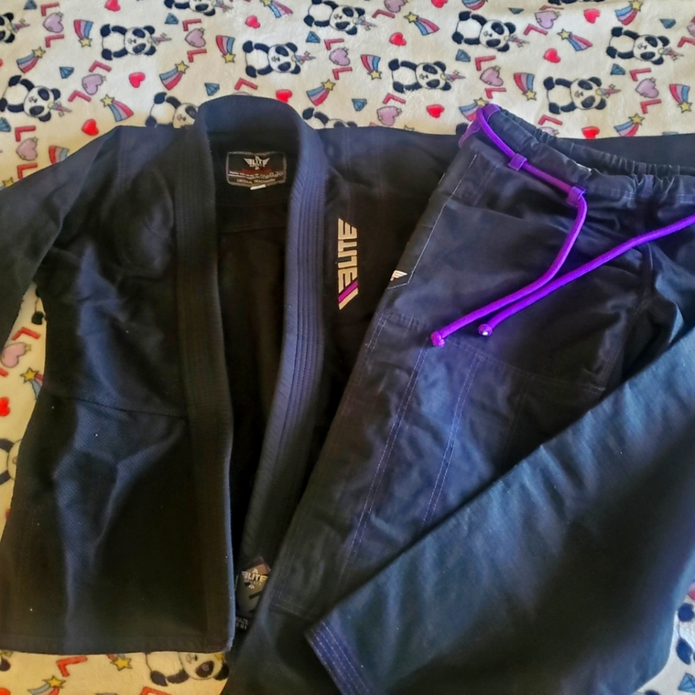 GC - Size A1 Elite BJJ Gi. Unisex. Black and purple.